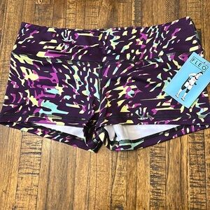 FLEO OG shorts single lined size L NWT selling for cash to pay some bills 😖